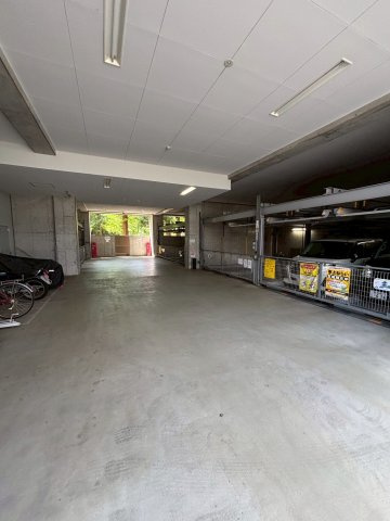 大阪市西区京町堀１丁目の賃貸マンションの駐車場