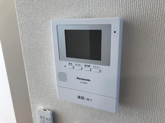 グレイスリーの内装|カメラ付インターホン