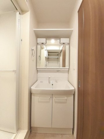 スタジオ　パコの洗面所|スペースが確保できる洗面所です