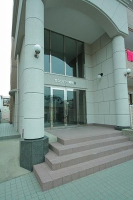 【エントランス】 | サンリバー博多南 | エントランス写真