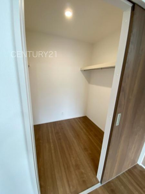 【収納】 | 前橋市三河町一丁目22 A号棟 | ハンガーパイプ付きクローゼットです。