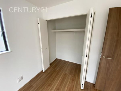 【収納】 | 前橋市三河町一丁目22 A号棟 | ハンガーパイプ付きクローゼットです。