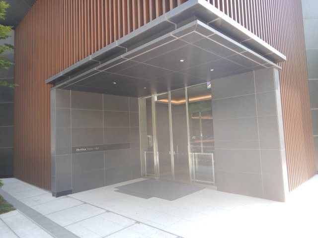 Brillia Tower浜離宮のエントランス