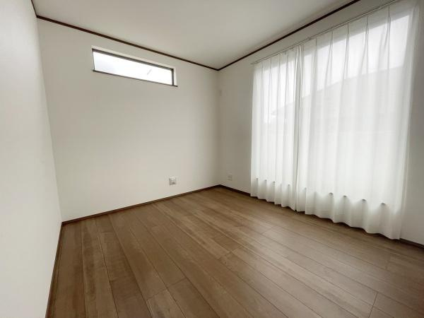 【洋室】 | 白とナチュラルの落ち着いたカラーセレクトです
