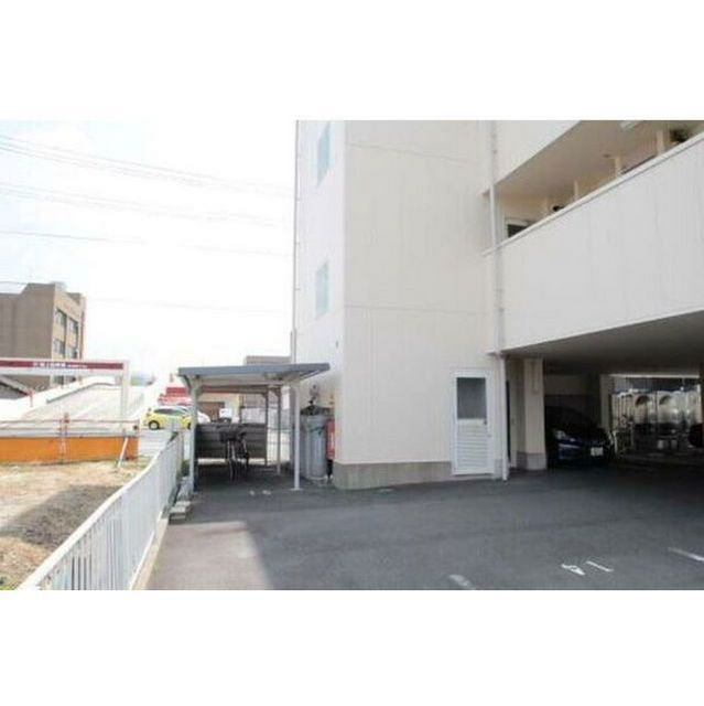 CENTRAL　TIMEの駐車場