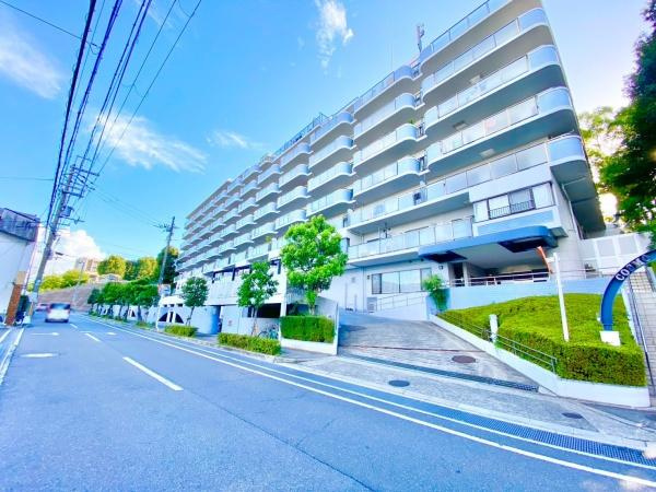 【外観】 | コスモヒルズ北野田 | 南海電鉄高野線「北野田」駅が徒歩14分。通勤にも外出にもアクセス良好。家族でおでかけすることも増えそうですね♪