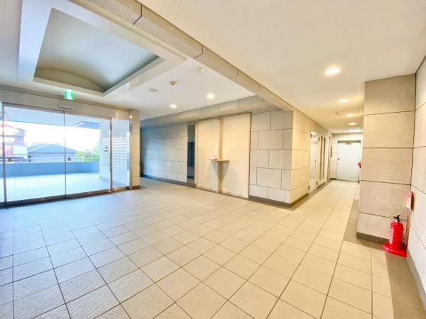 【エントランス】 | コスモヒルズ北野田 | ☆綺麗なエントランス！毎日の生活にも彩りが増します♪☆