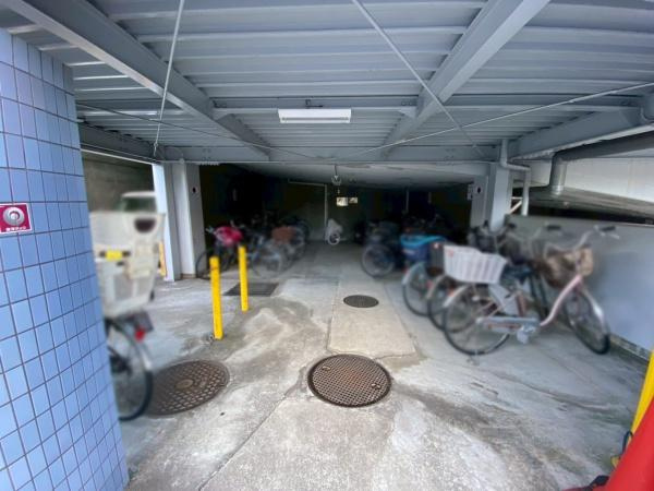 【その他共用部分】 | コスモヒルズ北野田 | ゆとりのある駐輪場置場になってます！