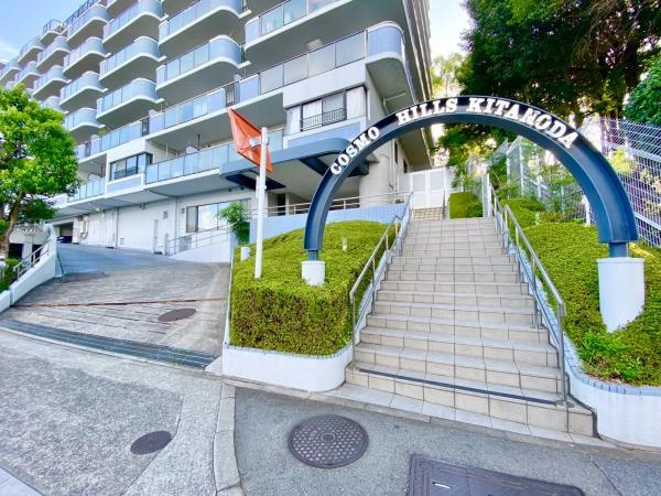 【その他】 | コスモヒルズ北野田 | ■毎週土・日・祝のご対応可能■
お忙しい方も、お仕事前やお仕事帰りなどお客様のご都合に合わせてご案内致します！キッズルーム・駐車場完備！