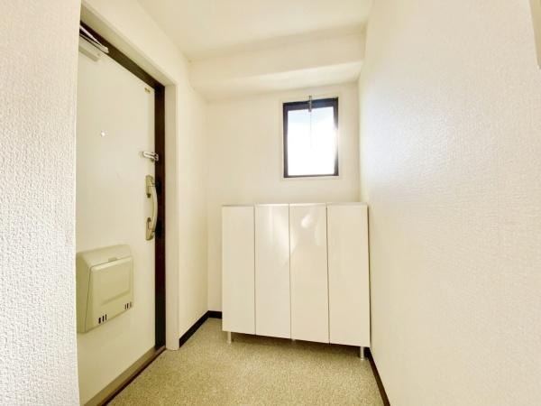 【玄関】 | コスモヒルズ北野田 | 気持ちの良い朝は、毎日ここからスタートしていきます♪