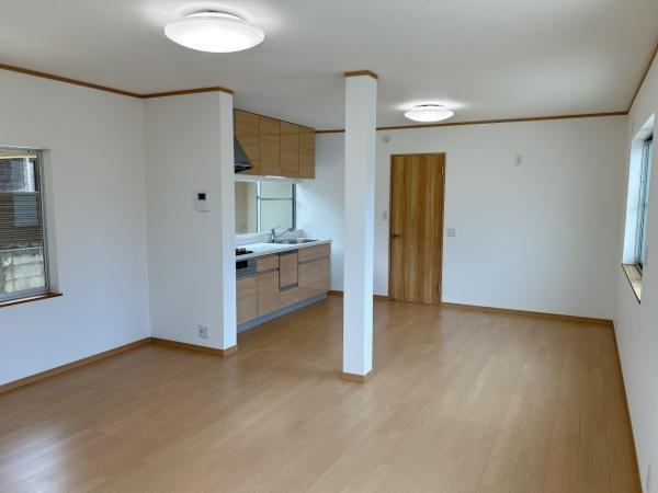 大田市大田町大田　中古戸建の居間・リビング