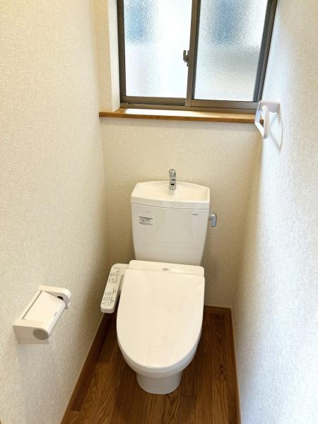 大田市大田町大田　中古戸建のトイレ