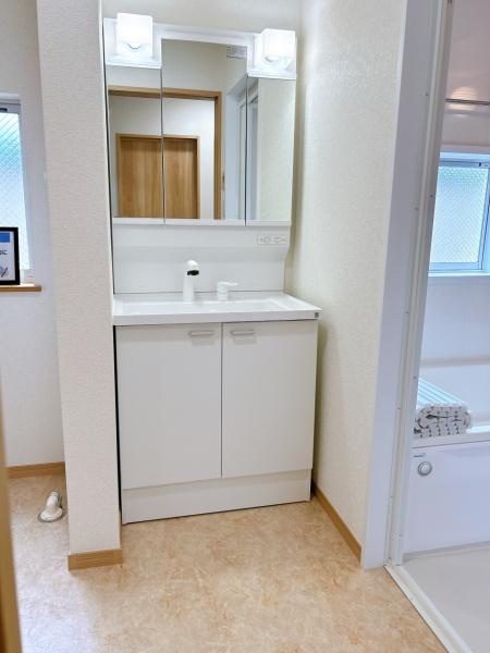 大田市大田町大田　中古戸建の独立洗面台