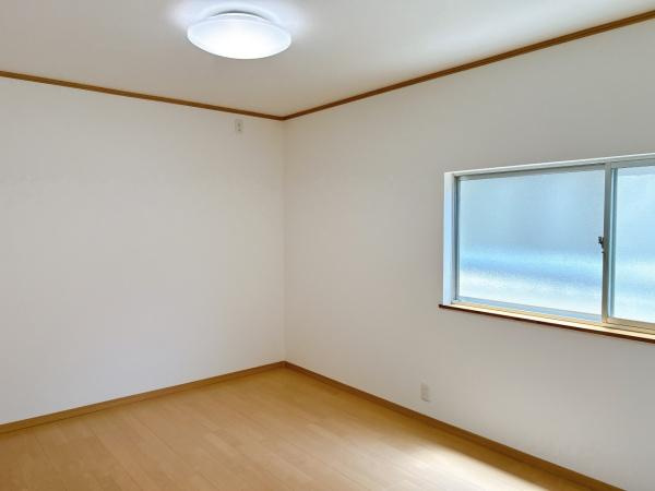 大田市大田町大田　中古戸建の洋室