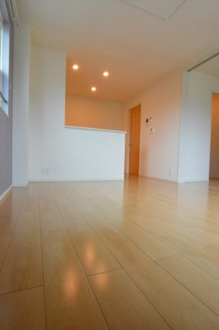 フローラル・コートの居間・リビング