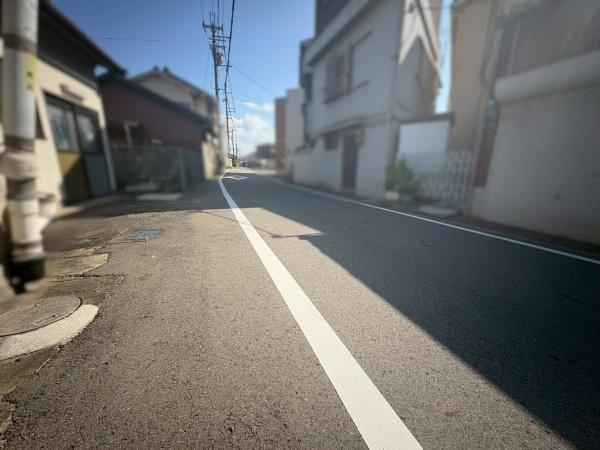 和歌山市島橋北ノ丁　中古戸建の前面道路含む現地写真