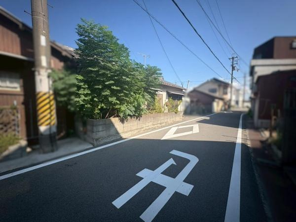 和歌山市島橋北ノ丁　中古戸建の前面道路含む現地写真
