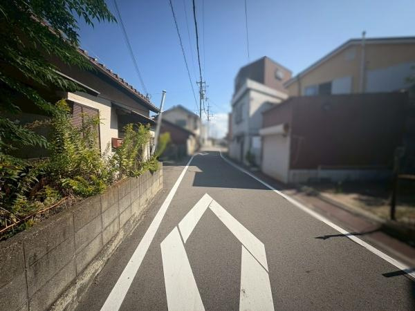 和歌山市島橋北ノ丁　中古戸建の前面道路含む現地写真