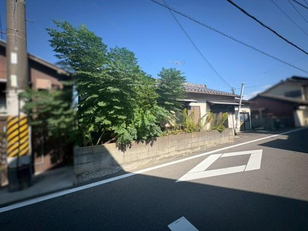 和歌山市島橋北ノ丁　中古戸建の前面道路含む現地写真