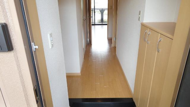 グランデルの内装|廊下