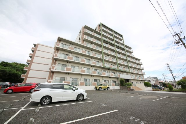 キャッスル常滑　南棟の駐車場