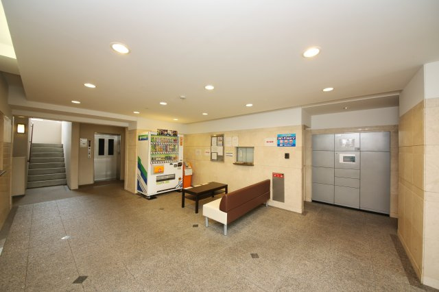 キャッスル常滑　南棟のロビー