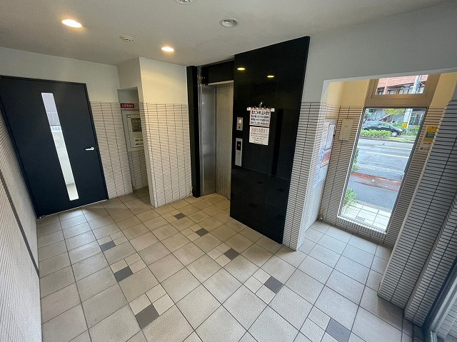 ルーセント菅原のエントランス