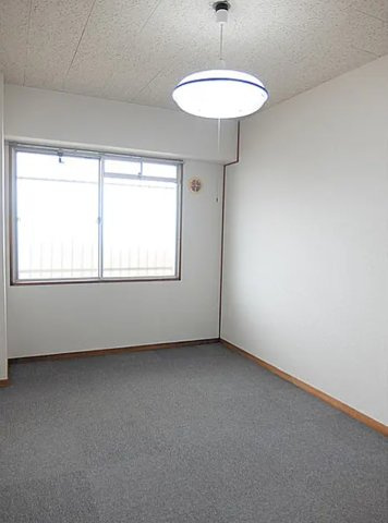 大阪市東住吉区鷹合1丁目　一棟収益マンションの洋室