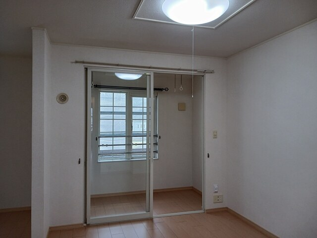 サンリット・ビュ－・コヤマ　Ⅳの居間・リビング