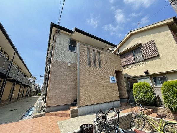 ＴＭＴ参番館のエントランス