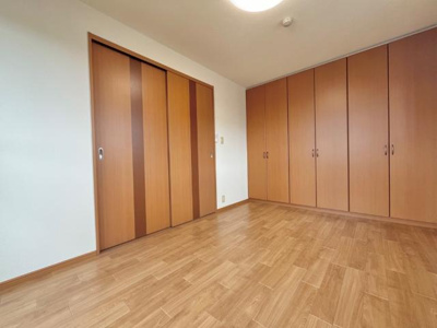 【内装】 | ロイヤルヒルズ青山 | 洋室