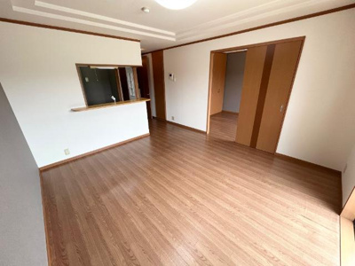 【居間・リビング】 | アベニール中島 | 家具配置しやすい間取り