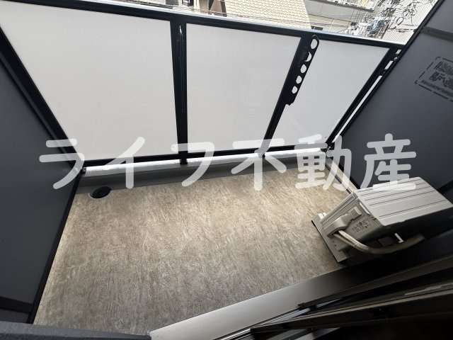 リヴェント森ノ宮のバルコニー|暖かな日差しのふりそそぐバルコニー