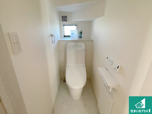 津市芸濃町椋本　第23期　新築一戸建てのトイレ|1・2階の2ヶ所にあるので、朝の忙しい時間の順番待ちもなく、深夜の利用にも大変便利です。
