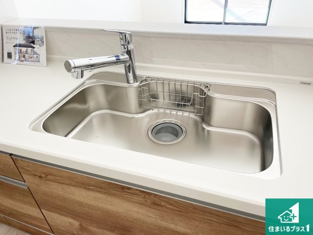 津市芸濃町椋本　第23期　新築一戸建ての設備|蛇口の先端に浄水器を内蔵しています！原水と浄水、お湯と冷水、シャワーの切替えがワンタッチなので用途によって使い分けられます。
