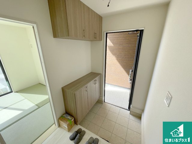 津市芸濃町椋本　第23期　新築一戸建ての玄関|シューズボックスにはたくさんの靴が収納できるので玄関周りはいつもスッキリ！ご家族が増えても安心！