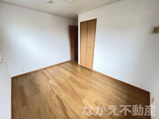 【寝室】 | 落ち着いた色調の寝室です
