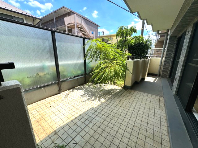 クレアール相模大野のバルコニー|テラス(9.15㎡)
陽当たり良好なテラスです。
プライベート空間で椅子やテーブルなどを置きのんびりすることもできそうです！