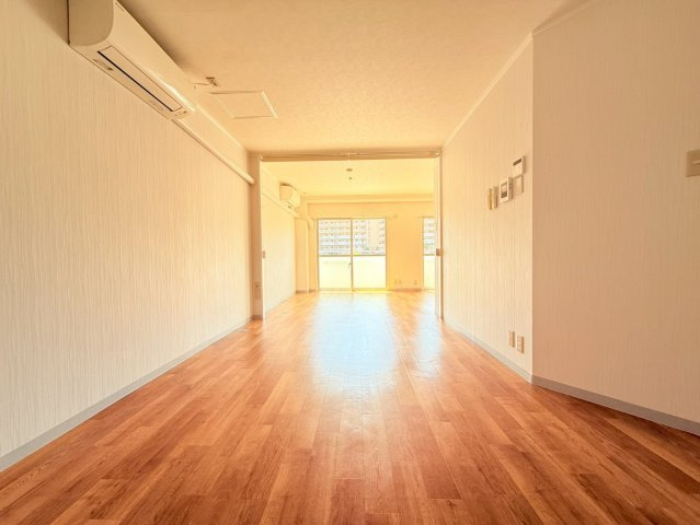 ホワイトヒルの居間・リビング