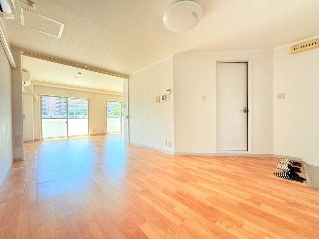 ホワイトヒルの居間・リビング