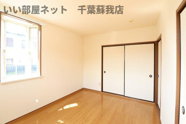 ファミーユ１の洋室|コンパクトで使いやすい洋室です