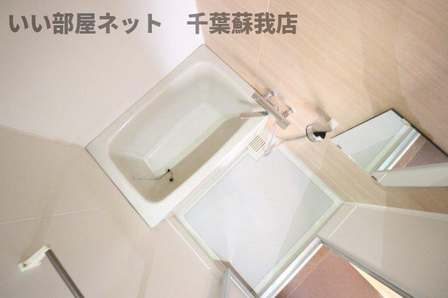 ファミーユ１の浴室|日々の疲れを癒すお風呂付です