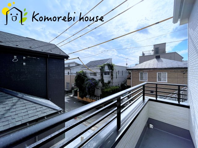 北本市北本　第1　新築一戸建て　ハートフルタウン　Aのバルコニー|防水施工がしっかりと施されたバルコニーで、雨の日も安心。長く使える耐久性を備えたメンテナンスしやすい仕様です。