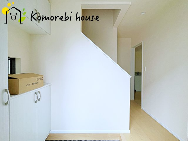 北本市北本　第1　新築一戸建て　ハートフルタウン　Aの玄関|玄関から快適な生活が始まる。収納・導線・使い勝手に配慮された、家族に優しい設計です。