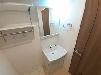 【洗面所】 | エピナール土浦１ | ゆったりとスペースのある洗面所