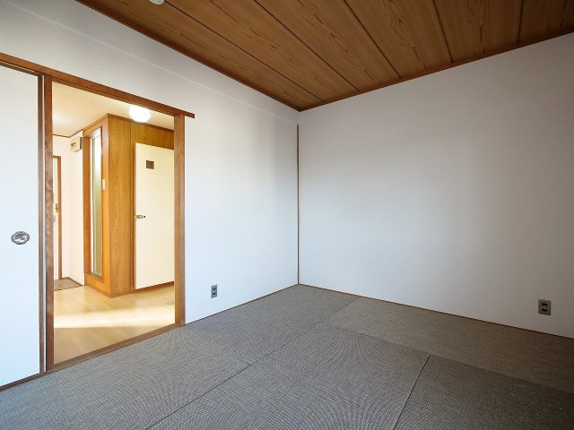 川崎ビルの寝室|※写真は別の部屋のものです。