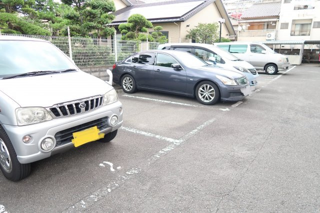 カームウイングの駐車場|敷地内駐車場