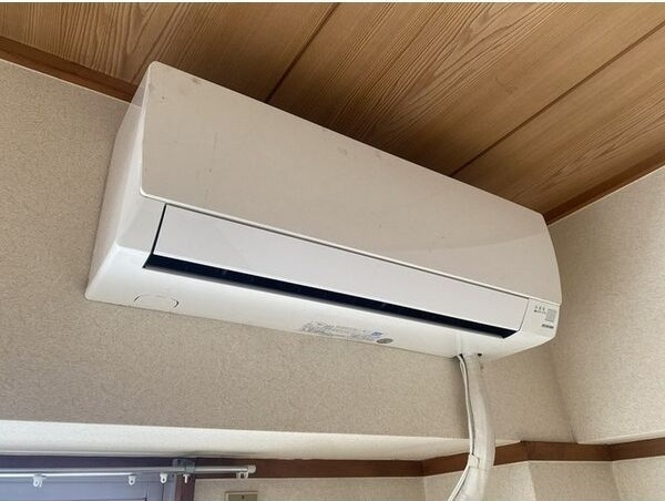 プレズ名古屋入場の設備|エアコンです