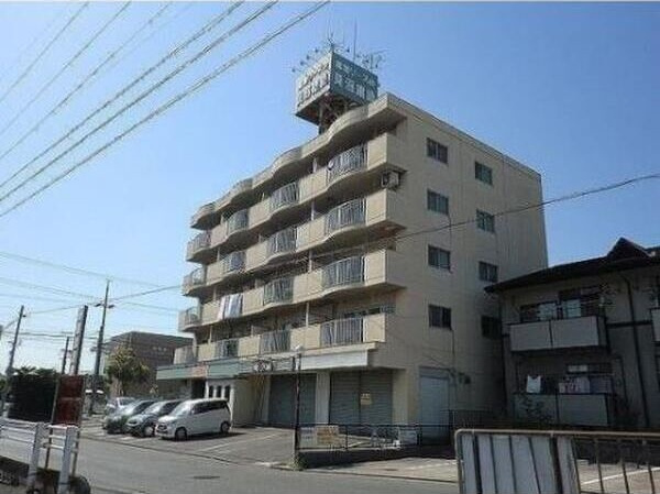 プレズ名古屋入場の外観