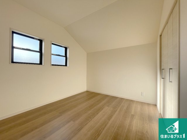 枚方市星丘　第6期　新築一戸建ての洋室|シンプルな洋室は、自分好みのインテリアが楽しめます♪ご家族とインテリアや家具を選びに行くのは新築購入時の醍醐味の一つです。ぜひお楽しみください♪